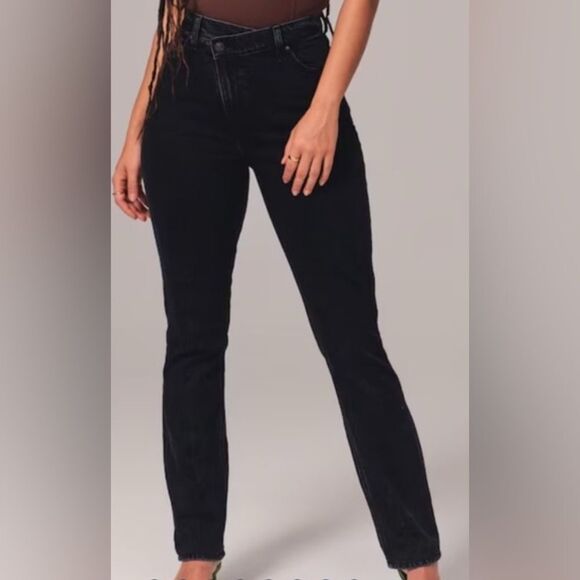 Abercrombie & Fitch Curve Love Ultra High Rise 90s Slim Straight Jean Black 4 - Picture 2 of 10